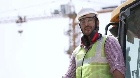 Asian confident engineer man showing thumb up at construction site. Vídeo Stock 162018225