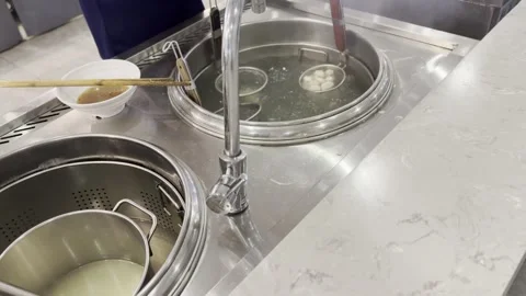 Asian Cooking: Dumplings in Steamer Vídeo Stock 343878458