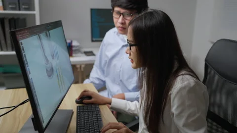 Asian developer working at office. Video stock 206030423