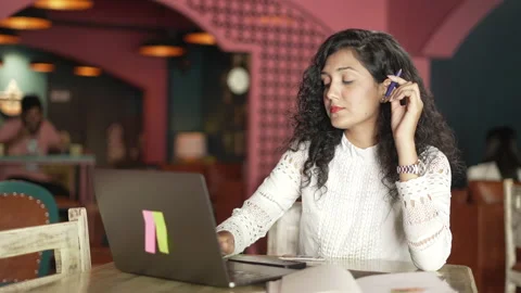 Asian female siting thoughts, message and typing on laptop. Stock-Footage 232980914