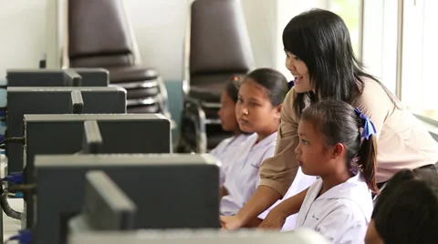 Asian Female Students In Computer Lab At School 스톡 동영상 34546604