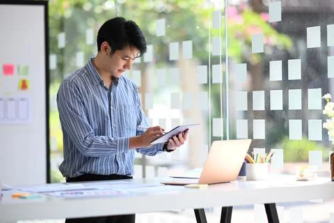 Asian male professionals web developer working on software development and using 스톡 사진