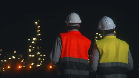 Asian man engineer working with tablet at petroleum oil refinery. 스톡 동영상 270461018