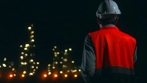 Asian man engineer working with tablet and walkie talkie. Vídeos de archivo 270461834