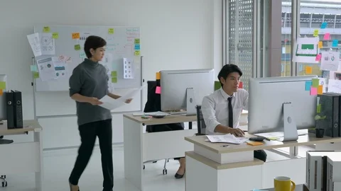 Asian managers talking achievement task to employee male. Stock Footage 111644257
