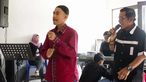 Asian sing at wedding Stock Footage 170754250