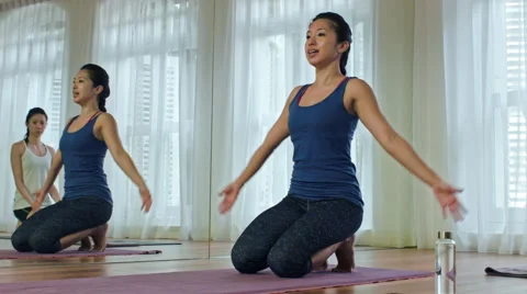 Asian yoga class Video stock 53090565