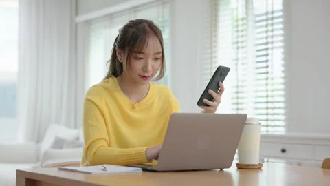 Asking chatGPT for work assignment in young AI talent workforce 스톡 동영상 290492844