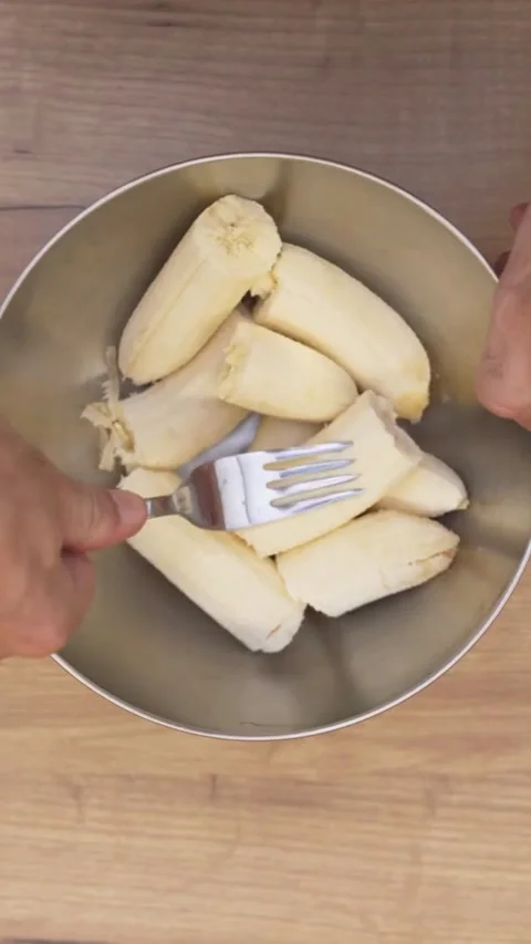 ASMR Banana Bread vertical : A Step-by-Step Guide SEQUENCE  Video stock 282711191