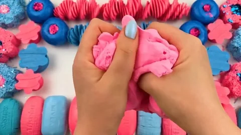 Asmr Cracking Soap Pinch Soap Satisfying Relaxing Slicing Session Video Video stock 311554364