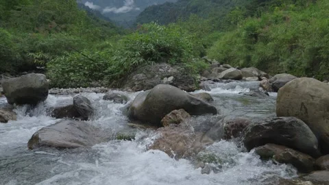 ASMR Relaxing Mountain Stream Flow Water Meditation 120fps 库存影片 336850578