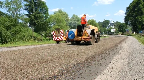 Asphalt workers Stock Footage 592982