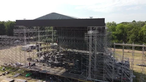 Assembling constructions for the concert scene from the layer Stock Footage 166642542