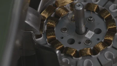 Assembling electrical parts - Shot on Sony FS7 Stockbeeldmateriaal 91167394