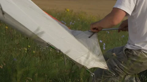 Assembling hang glider continues Video stock 64592269