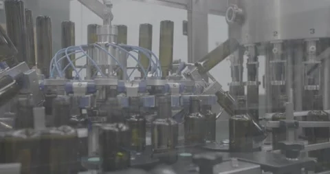 Assembly and packing of the bottles 스톡 동영상 143967174