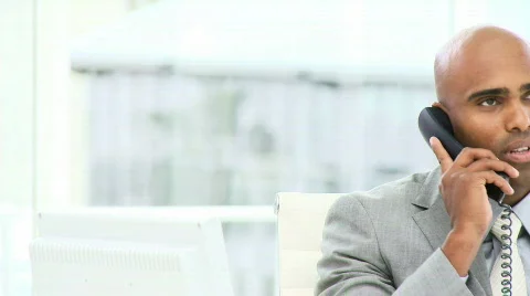 Assertive businessman on phone 스톡 동영상 632147