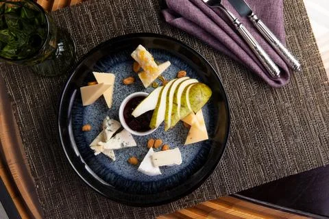 Assorted cheeses in a plate. Foto stock