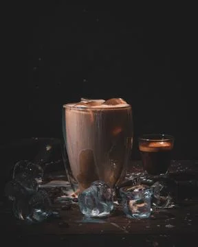 Assorted coffee shop drinks including Arabic coffee, espresso shots, latte art b Fotos de archivo