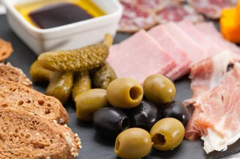 Assorted cold cut platter Foto stock