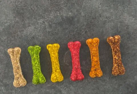 Assorted dog bone shaped pet treats and snacks Stockfoto's