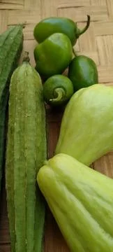 Assorted Farm Vegetables on Bamboo Foto stock