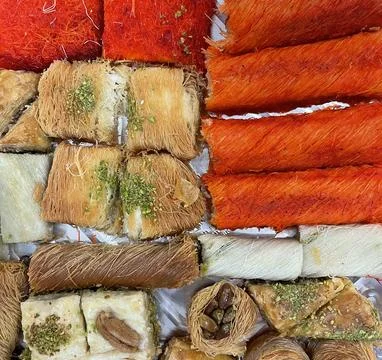 Assorted Middle Eastern Baklava Delights. A Colorful Array of Sweet, Nutty Stock-Fotos