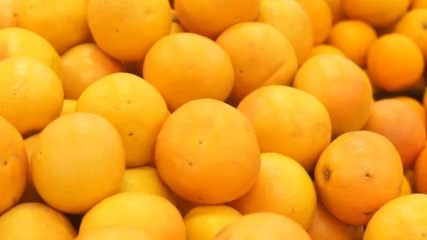 Assorted oranges in grocery store Stock Footage 87680769
