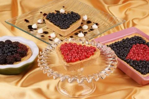 Assorted tarts with berries Foto stock