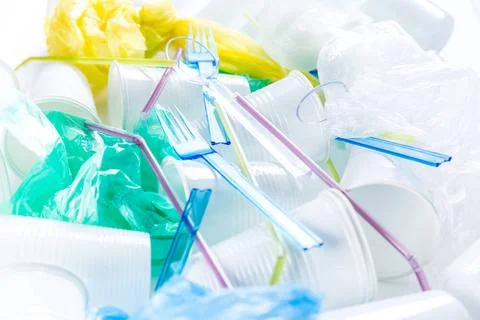 Assortment of disposable plastic Assortment of disposable plastic, cups, c... Foto stock