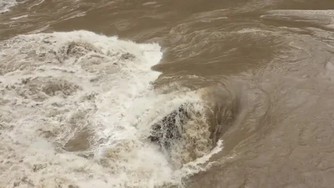 Ast-flowing water in the tiger leaping gorge Stock Footage 82122004