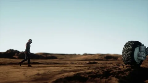 Astronaut and rover on alien planet. Martian on mars. Sci -fi concept. Vidéo 70966811