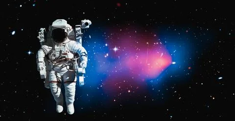 Astronaut spaceman do spacewalk while working for space station Foto stock