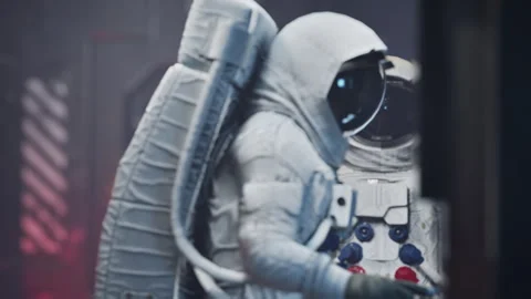 Astronaut tries to fix broken space station but explosion occurs Vidéo 281857439