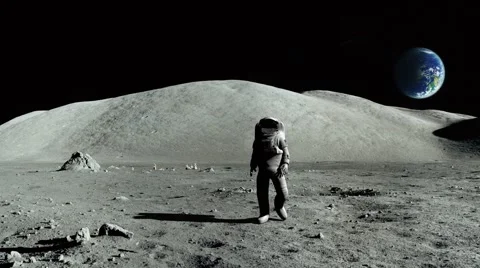 Astronaut walking on the moon Stockbeeldmateriaal 51820974