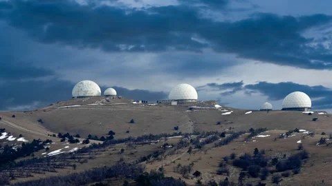 Astronomic observatory in mountains time lapse scene Vídeos de archivo 306753933
