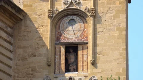 Astronomical clock of the bell tower of the Hotel de Ville  of Aix en Provence Vídeos de archivo 168492790