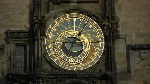 Astronomical clock of Prague at night. 스톡 동영상 144162822