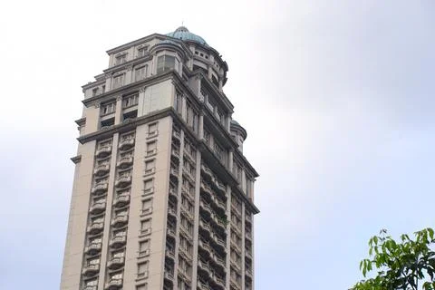 Asymmetric Low Angle View of Da Vinci Tower with Teal Dome Jakarta Foto stock
