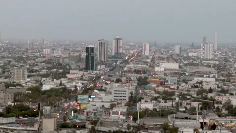 Atardecer en ciudad 動画素材 159727098