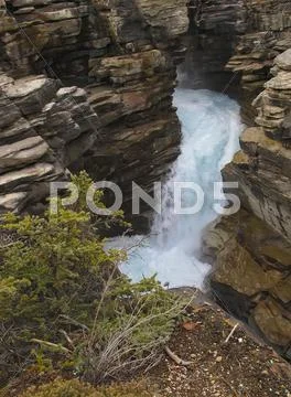 Athabasca River in Jasper National Park Stock Photos
