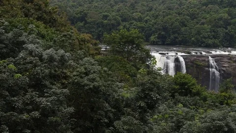 Athirappilly Waterfalls 스톡 동영상 83570493