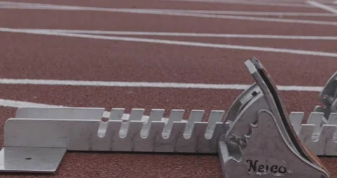 Athlete on the blocks Video stock 130913304