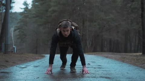 Athlete is preparing for the race. in slow motion. Stock Footage 131093088
