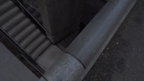 Athlete running stairs Vidéo 86882704
