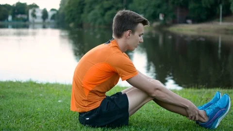 Athlete workout doing abs forward crunches press exercise in outdoor workout 스톡 동영상 93298127