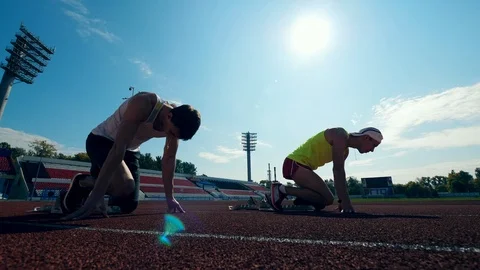 Athletes with artificial legs start running Stock Footage 116801783