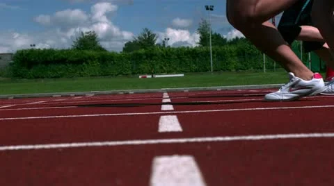 Athletes running a race Video stock 12910299