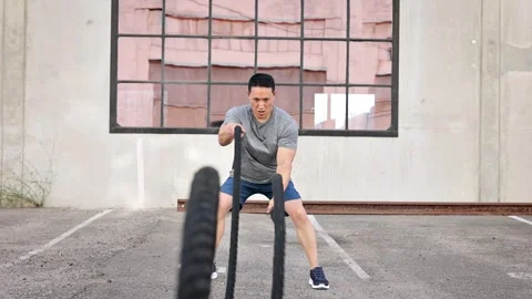 Athletic man working out in Los Angeles 스톡 동영상 248398948