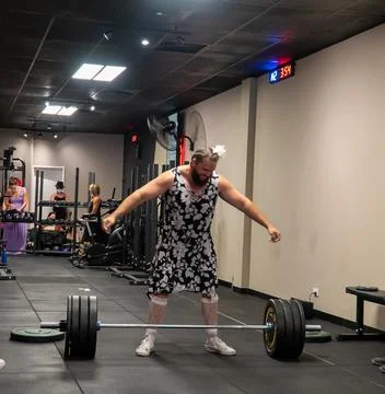 Athlets deadlifting in drag Stock Photos